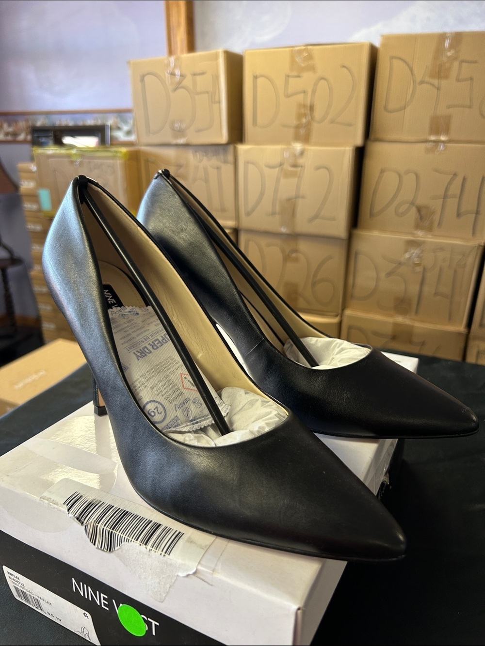 Nine West Black Leather Pointed-Toe Stiletto Pumps (Wide) - Picture 3 of 5